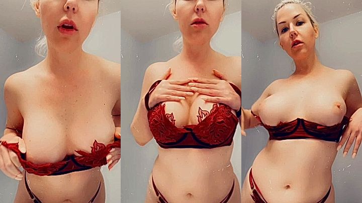 Kit Mercer shows her amazing body under the wine bikini