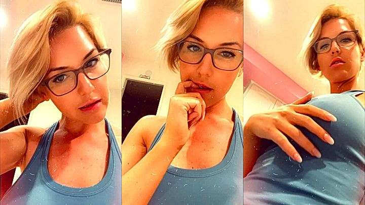 blonde onlyfans model Kit Mercer nude leaked