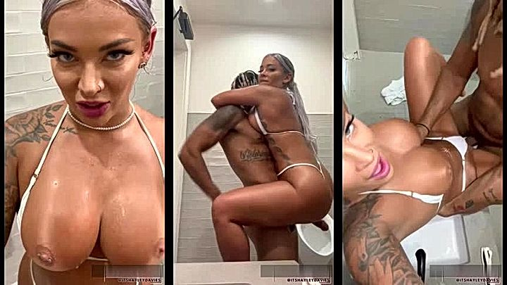 My Crazy Step Sister Hayley Davies Fucked me in Our Toilet