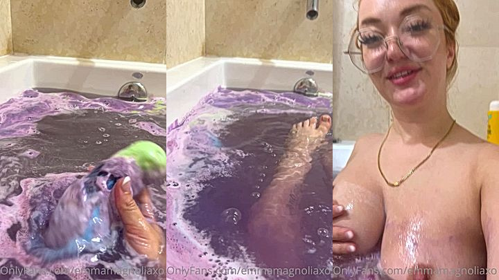 Emma Magnolia Shows Her Big Tits In The Shower