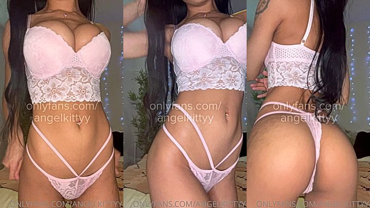 Babyx shows off her sexy body in this video