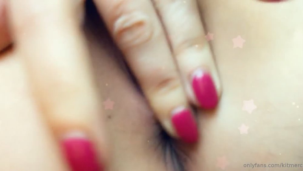 leaked onlyfans video of Kit Mercer masturbating solo with her fingers