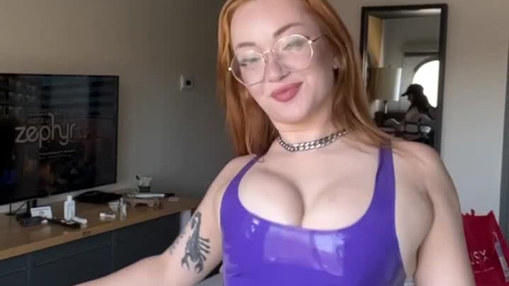 Emma Magnolia Shows Of Her Nice Body With Clothes On