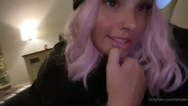 love playing with my dildo