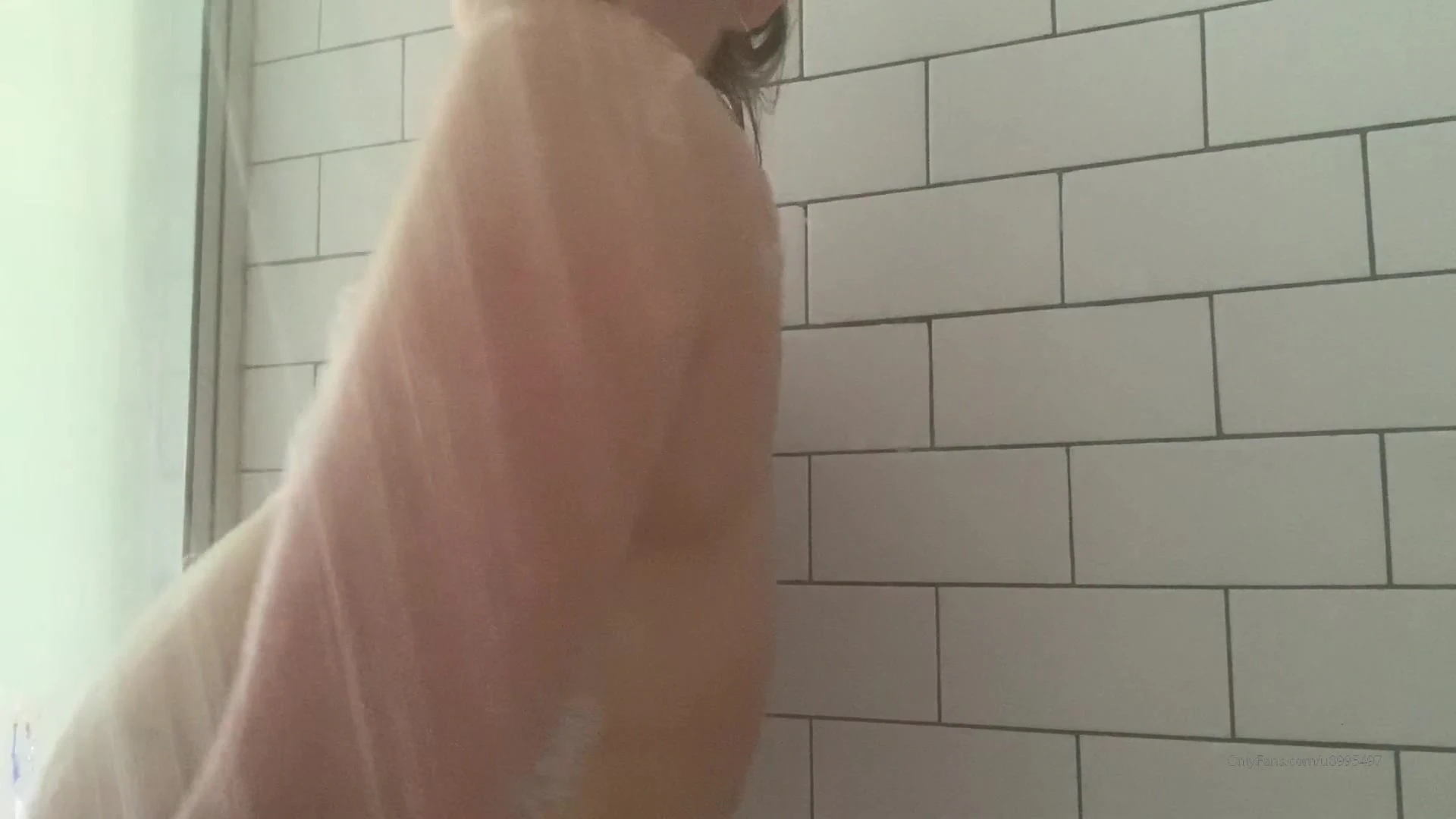 Whiptrax plays with big tits in the shower