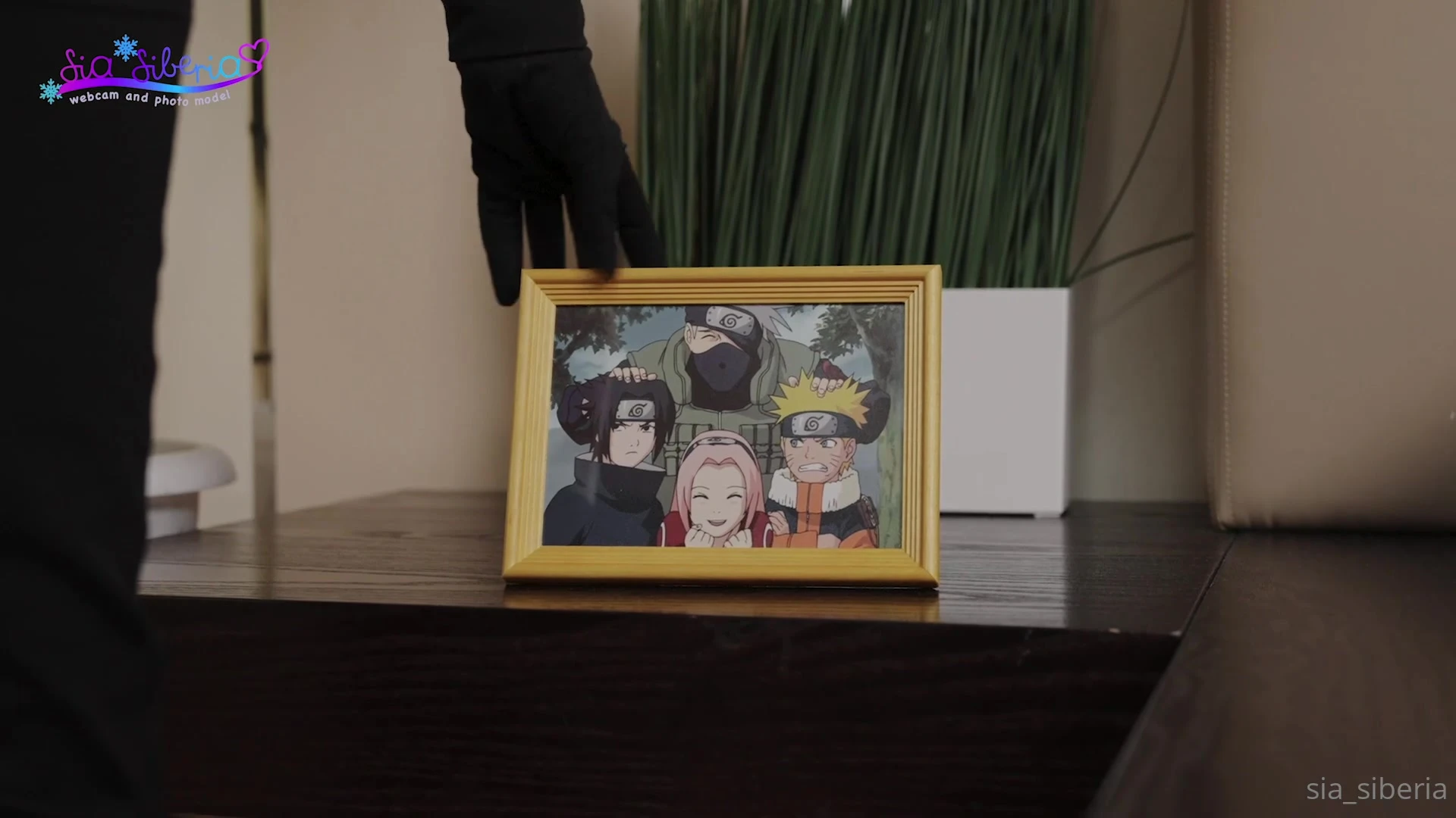 anime cosplay – Sia Siberia sucks off a huge dick and gets rammed hard