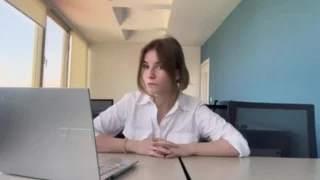 model devdaria sucked dildo like an actual dick….would you like yours sucked too?