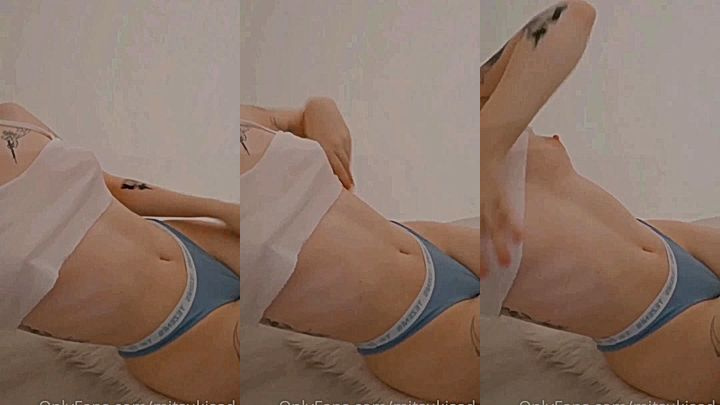 Mia Yokaishows off her little boobs to her onlyfans subscribers