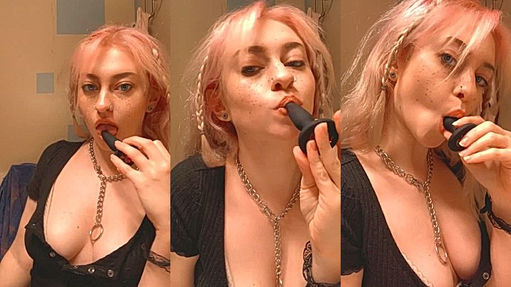 Luxlo is showing off her amazing smoking skill to her subscribers