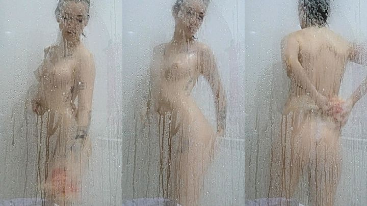 hot amazing chick shows off her amazing body in the shower leaked onlyfans nude