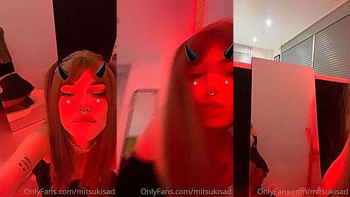 hot chick Mia Yokai shows her body to her subscribers