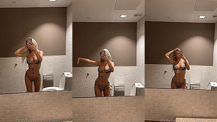 Sexy blonde onlyfans model Diakimeko showing off her nice tits and ass
