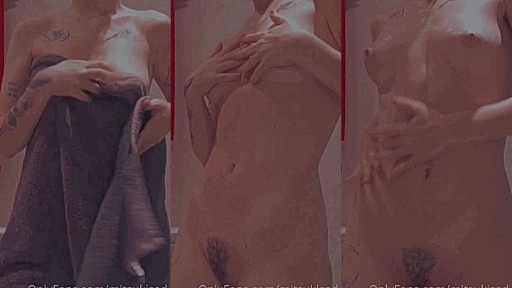 Mia Yokai nude shows off her amazing body