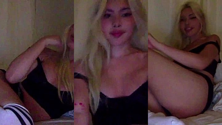 Hot blonde chick Diakimeko teases onlyfans