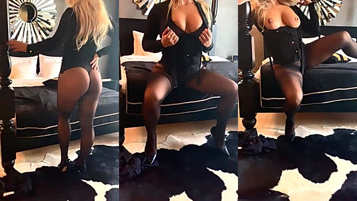 leasked onlyfans model Neringa Kriziute plays with her wet ass pussy