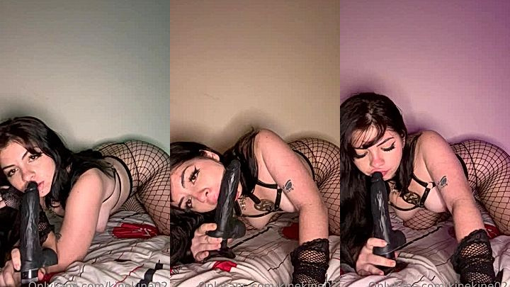 Kinekine02 sucks a dildo like a pro she is