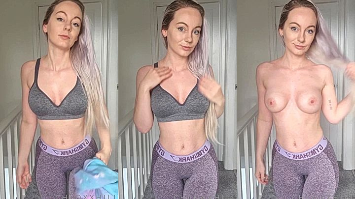 hot model Chloxxhill undress shows her hot body