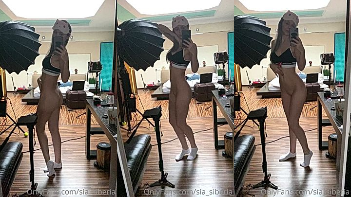 Sia Siberia shows off her amazing body leaked onlyfans video