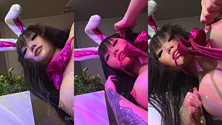 Mvngokitty in her amazing outfit shows off her amazing body