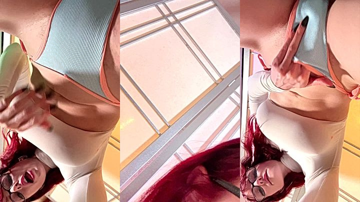 horny Morgpie rebs her wet pussy in her panties