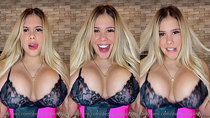 onlyfans model big tits jiggle as she bounce(Dezii Gonzalez)