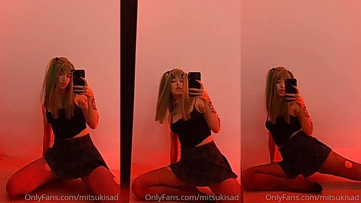 Mia Yokai Mia Yokai Mia Yokaishows off her amazing body to her subscribers