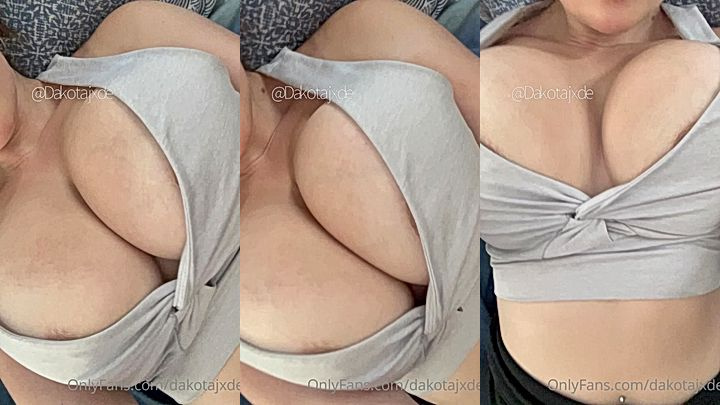 hot chick shows off her amazing body to her onlyfans subribers