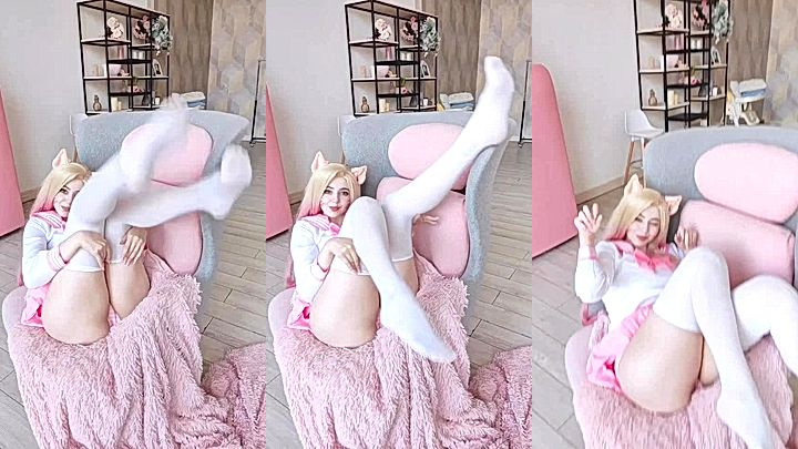 wanna see this cat pussy( Alina Becker)