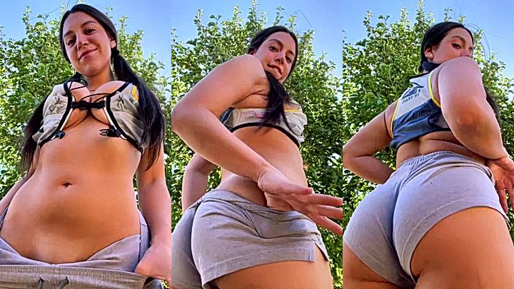 Mia Monroe shows off her fat ass on camera