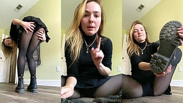 OMGCosplay teases her fans by showing off her amazing lingerie