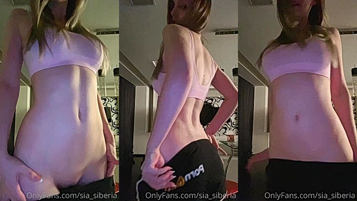 Sia Siberia shows off her amazing body in leaked onlyfans video