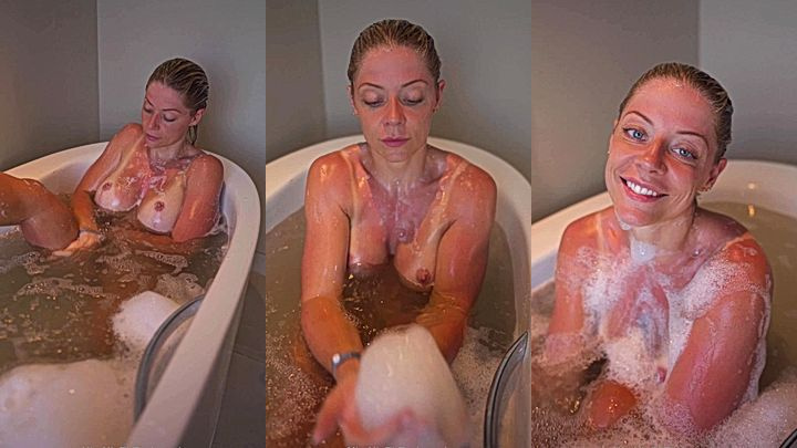 Big Tits Milf Missmiafit in a bath tub naked onlyfans leak