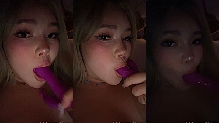 Diakimeko sucking a dildo onlyfans leak