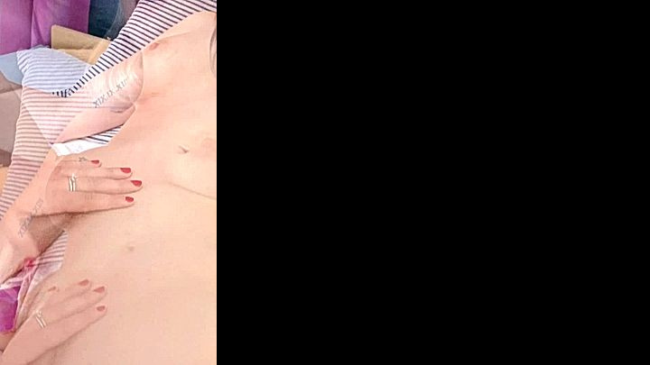 sexy bitche Chloxxhill is getting  fucks with a dildo