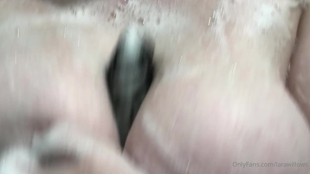 Lara Rose shows off her amazing boobs in the shower leaked onlyfans video