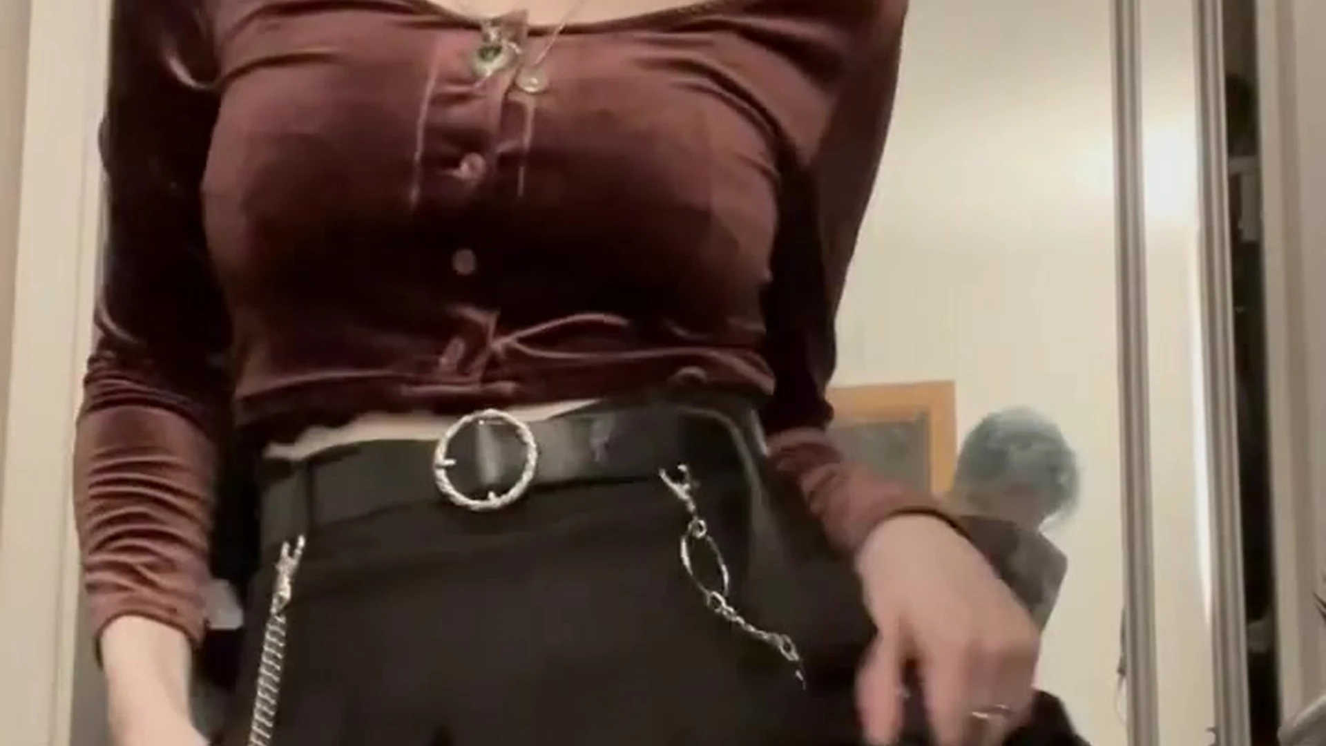 Lyra crow teasing her big fat ass nude leak