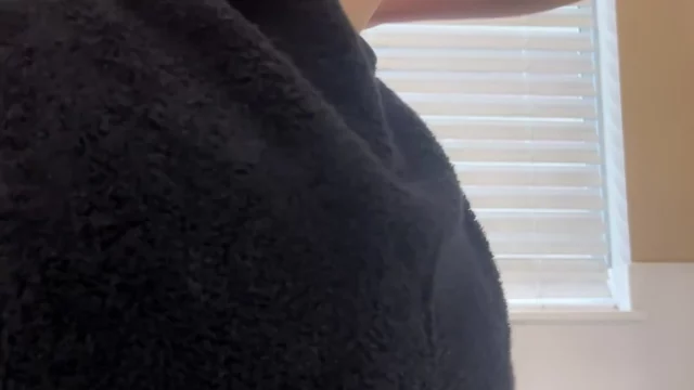 slow strip, watch my body unfold – Lila Layne